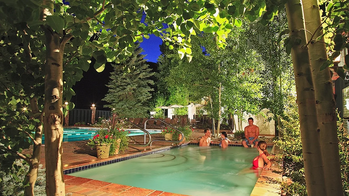 Grounds and outdoor areas at Vail Racquet Club