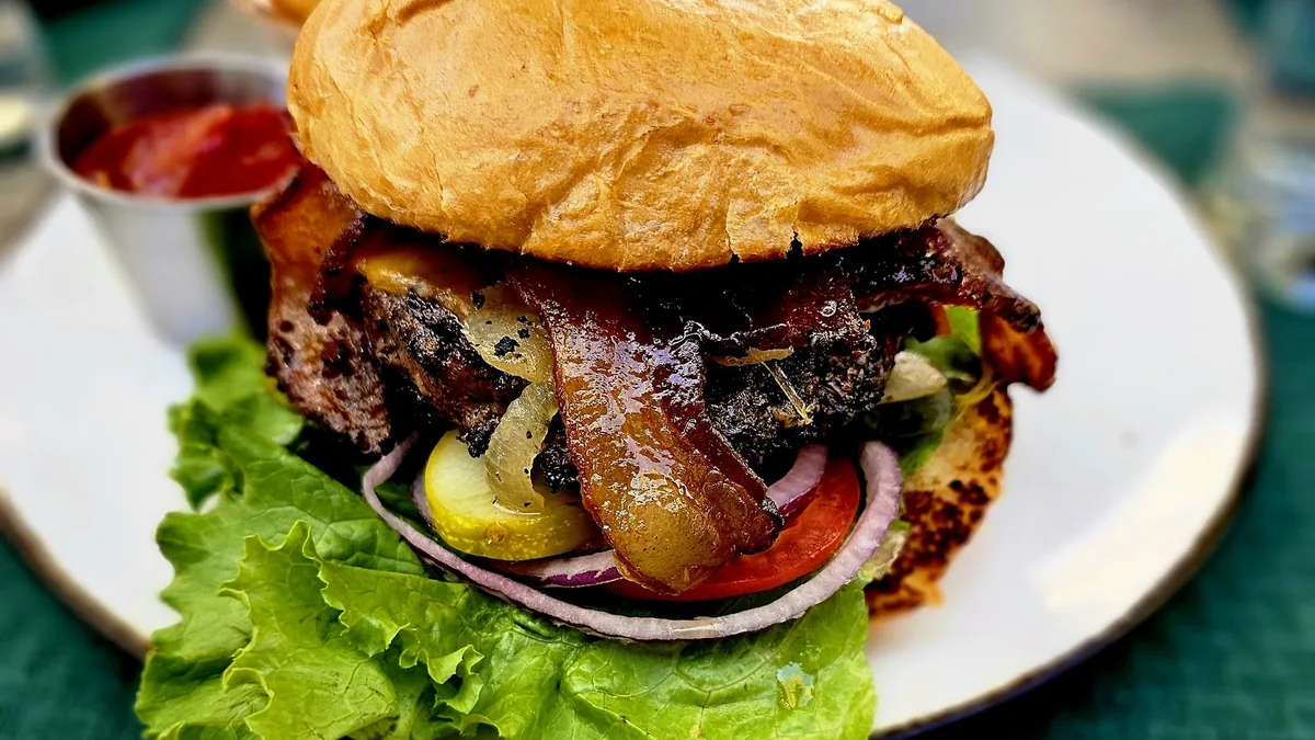 Who Has The Best Burger In Vail