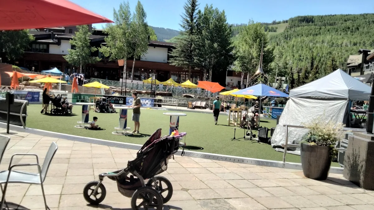 Vail Farmers’ Market & Art Show